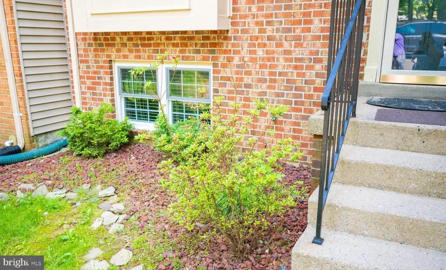 6168 Forest Creek Ct, Springfield, VA 22152 - #3