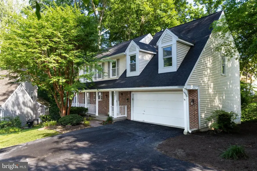 9695 Holly Oak Ct, Fairfax Station, VA 22039 - #2
