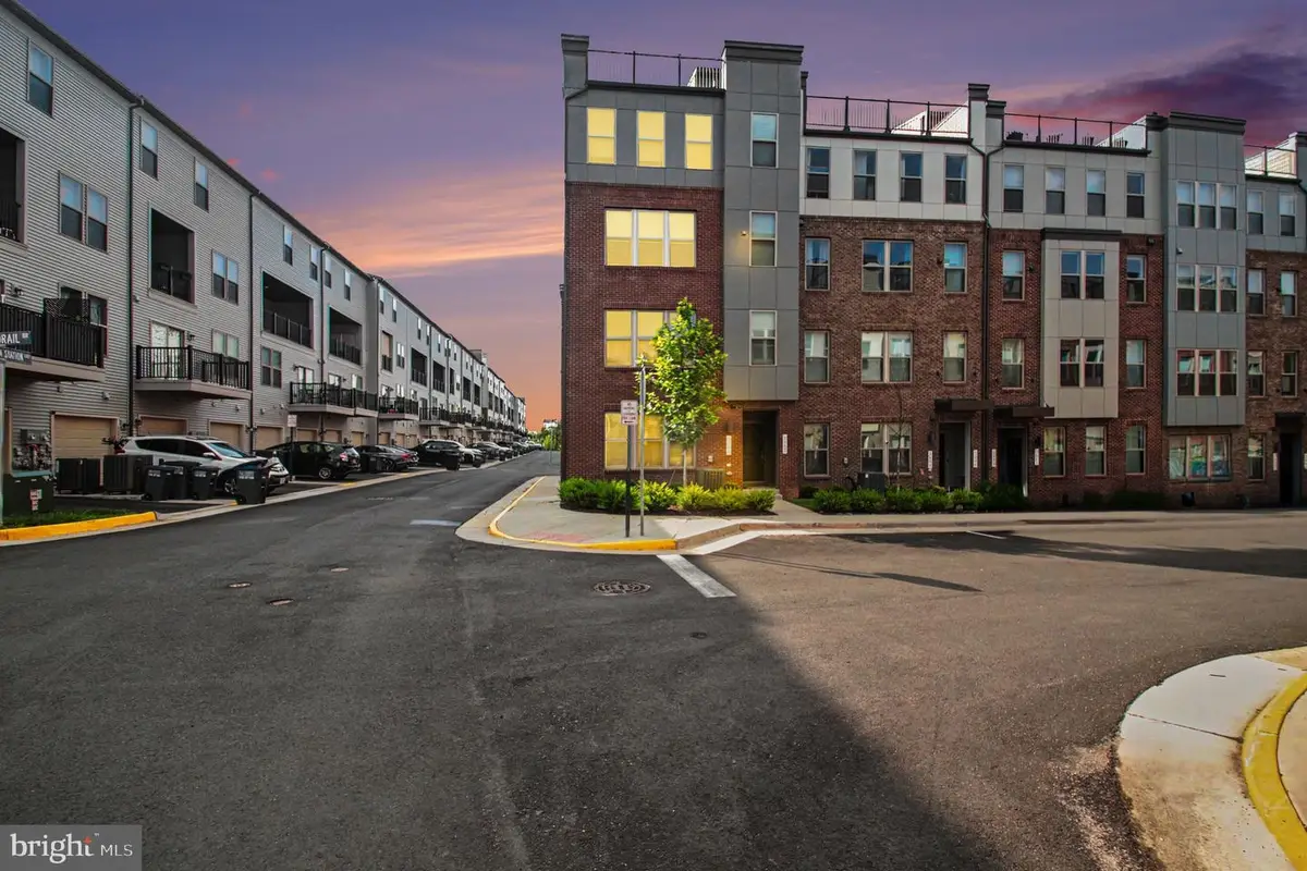 2430 Silver Line Aly, Herndon, VA 20171 - #1