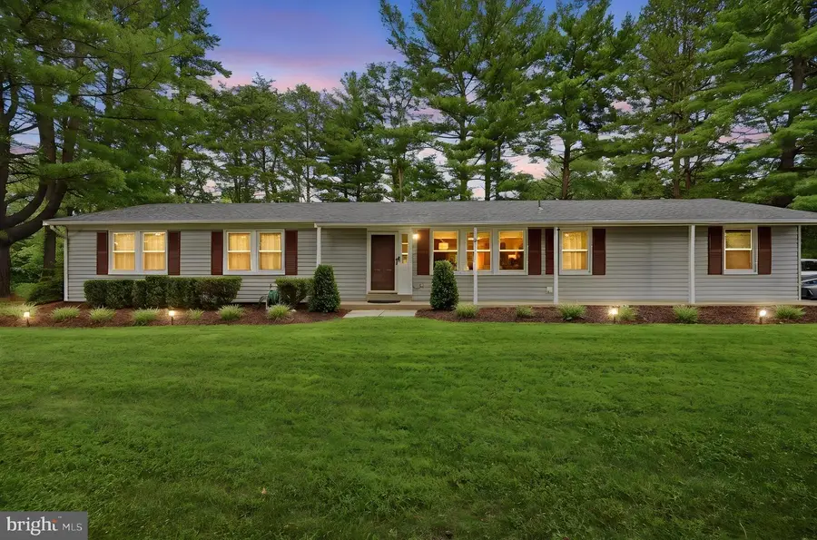 10818 Oldfield Dr, Reston, VA 20191 - #2