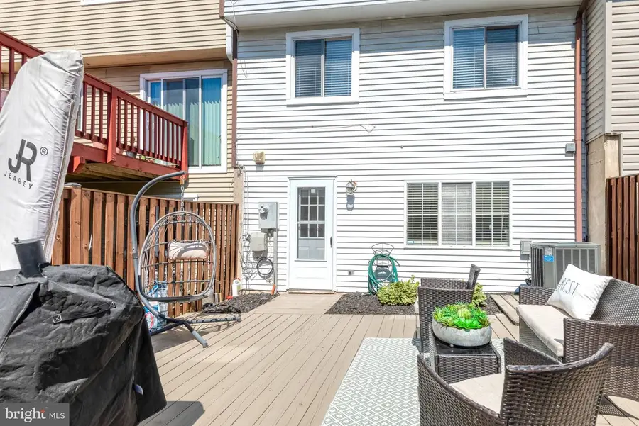 5579 Glasgow Woods Ct, Fairfax, VA 22032 - #2