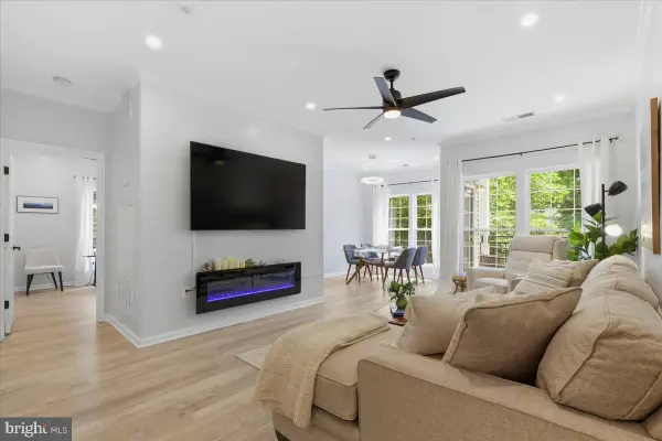 4127 Fountainside Ln #201, FAIRFAX, VA 22030