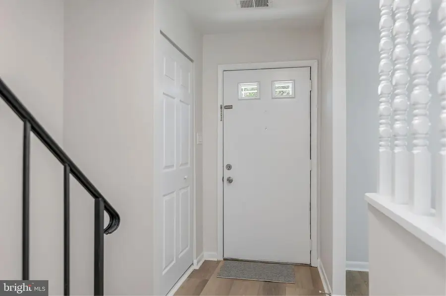 2124 Mager Dr, Herndon, VA 20170 - #2