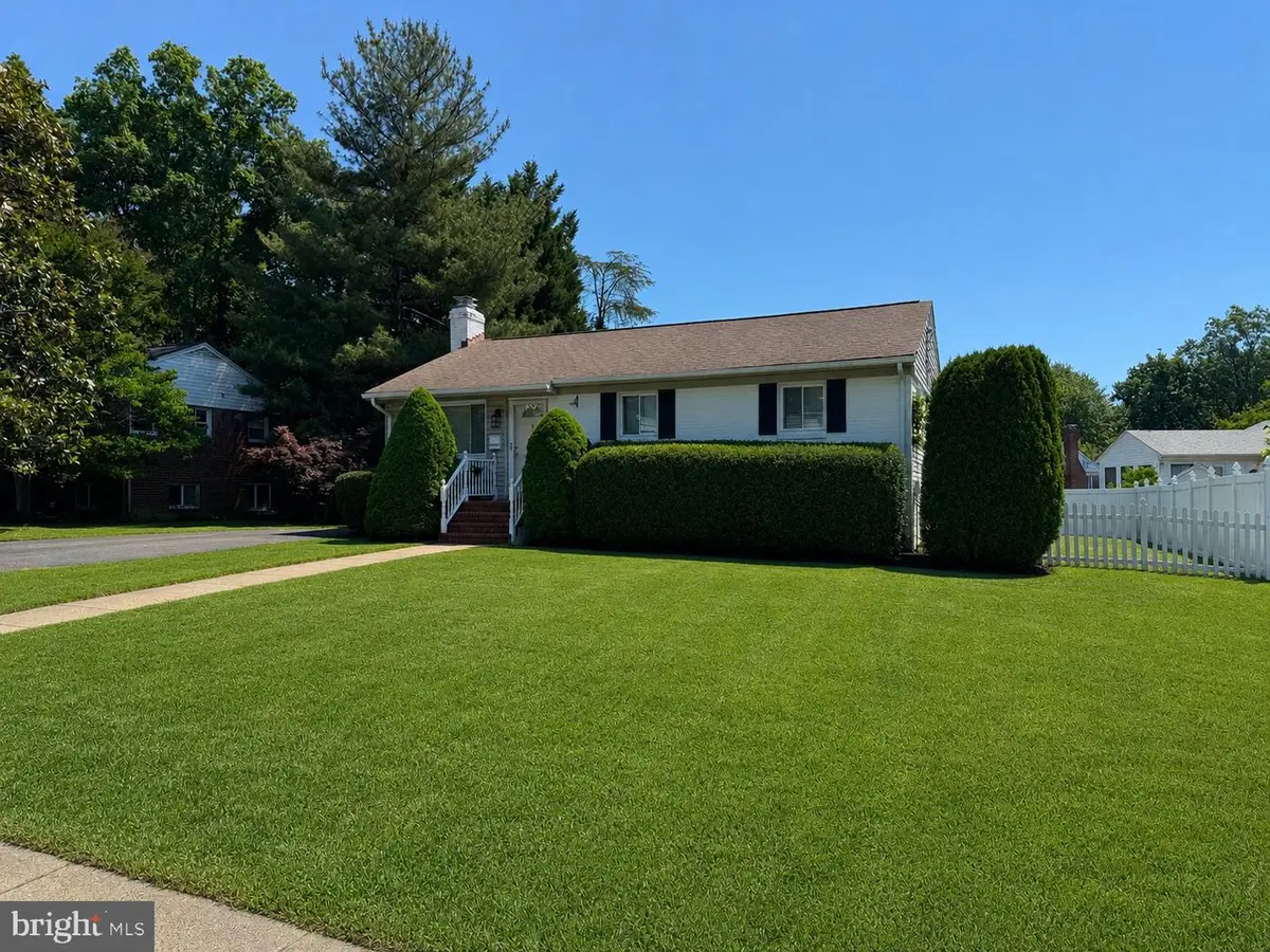 3223 Holly Hill Dr, Falls Church, VA 22042 - #1