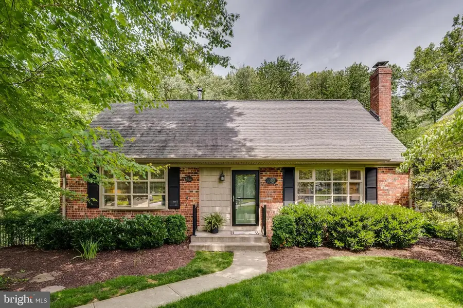 5074 Dequincey Dr, Fairfax, VA 22032 - #2
