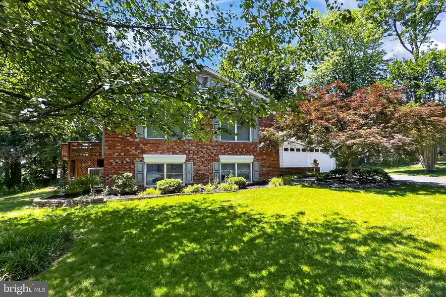6908 Rochambeau Pl, Springfield, VA 22153 - #3