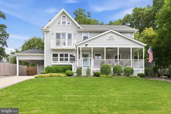 206 Oak St Sw, VIENNA, VA 22180