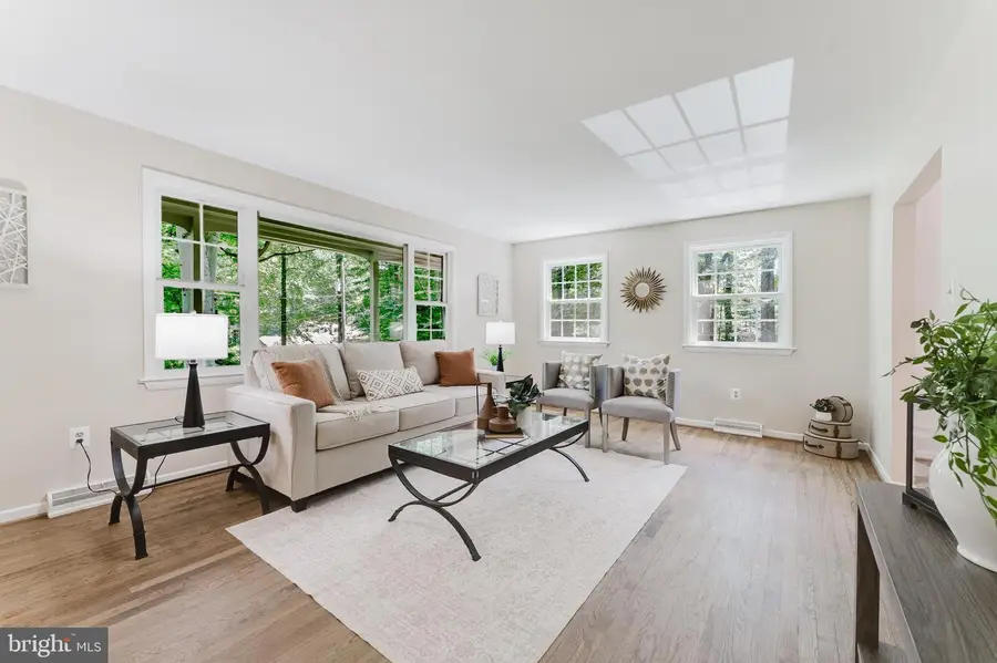 4704 Sandra Ln, Fairfax, VA 22030 - #2