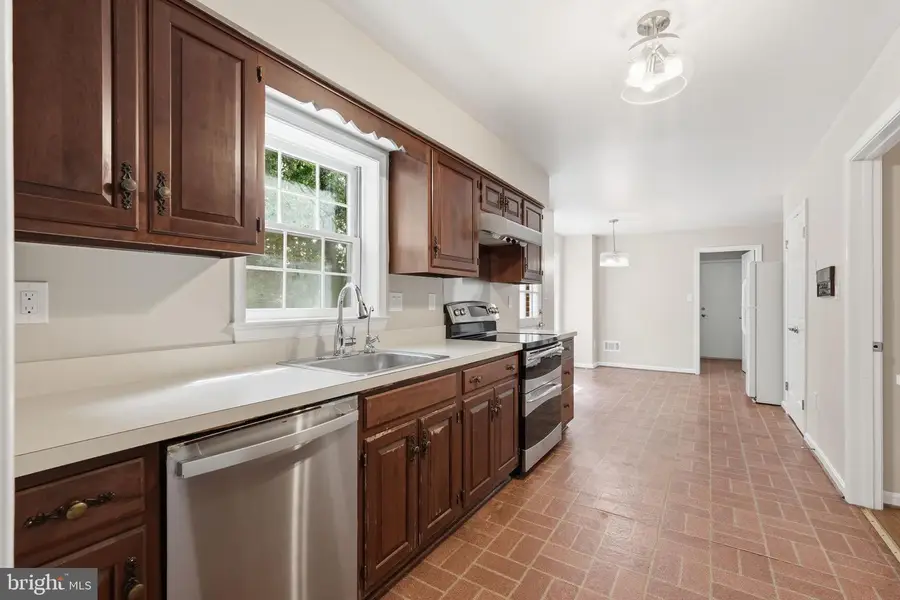 7619 Huntmaster Ln, McLean, VA 22102 - #2