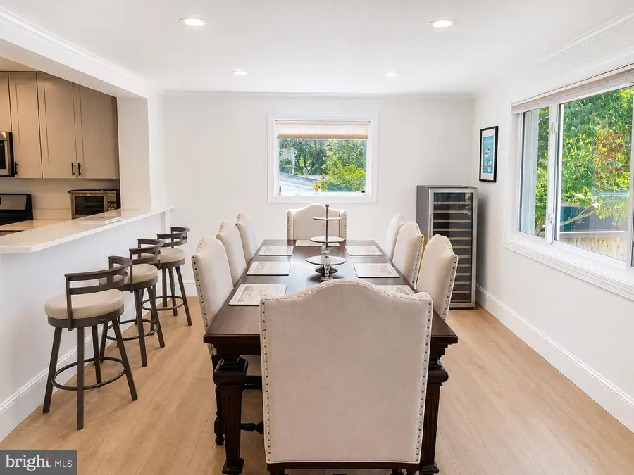 6813 Chestnut Ave, Falls Church, VA 22042 - #3