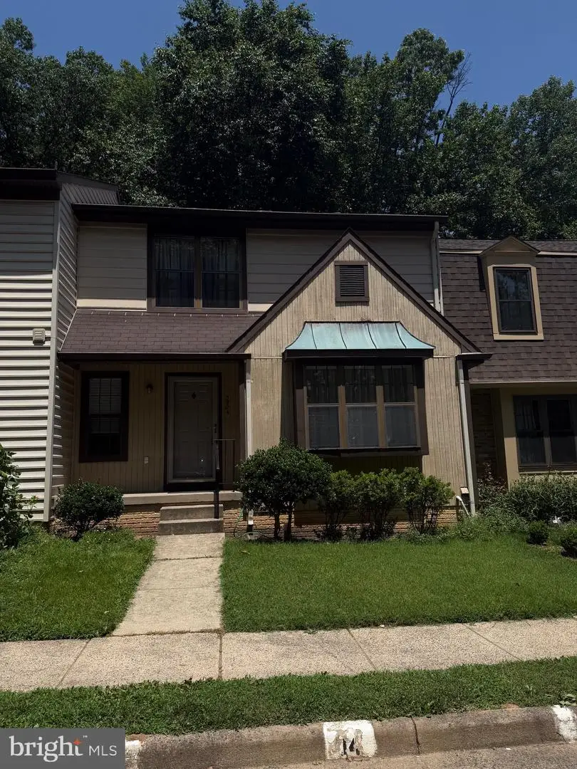 5904 Roberts Common Ct, Burke, VA 22015 - #2