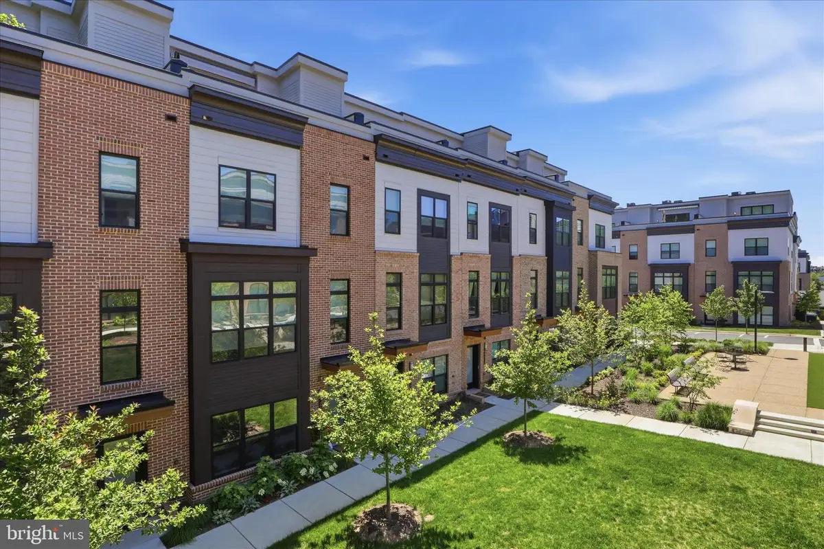 2110 Tysons Ridgeline Rd, Falls Church, VA 22043 - #1