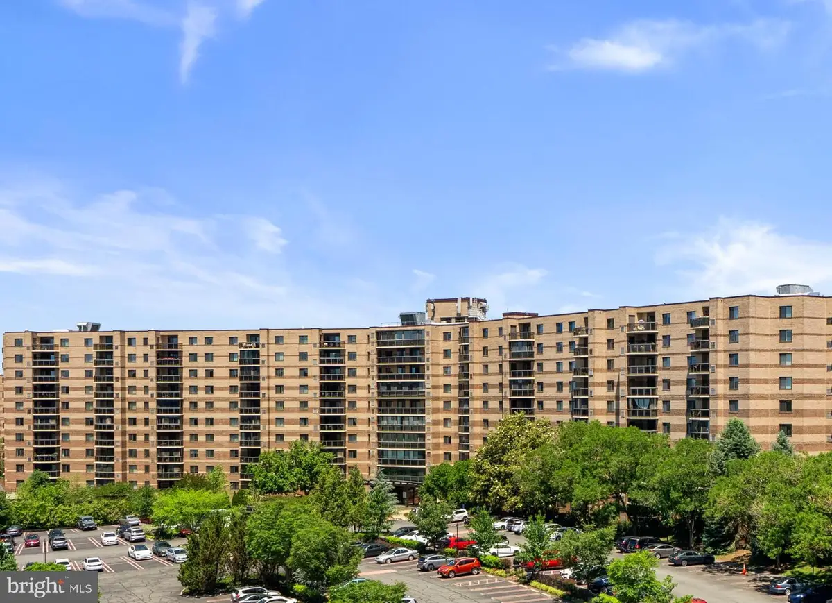 8340 Greensboro Dr #625, McLean, VA 22102 - #1