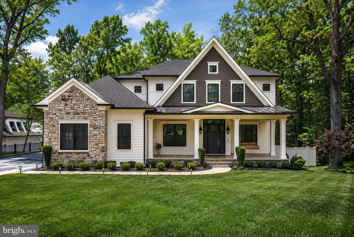 7002 River Oaks Dr, McLean, VA 22101 - #1