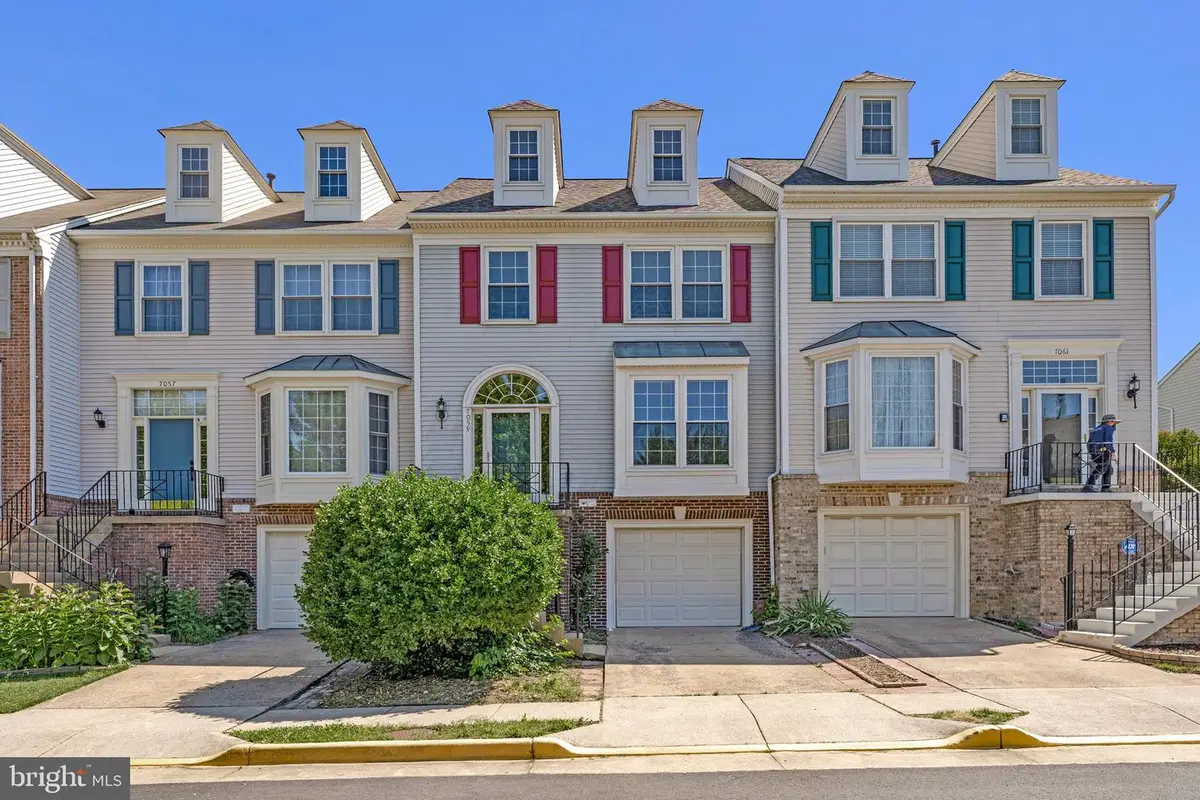 7059 Kings Manor Dr, Alexandria, VA 22315 - #1