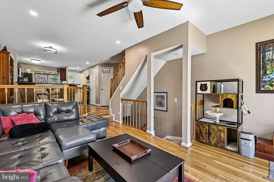 5921 Sir Cambridge Way, Alexandria, VA 22315 - #3