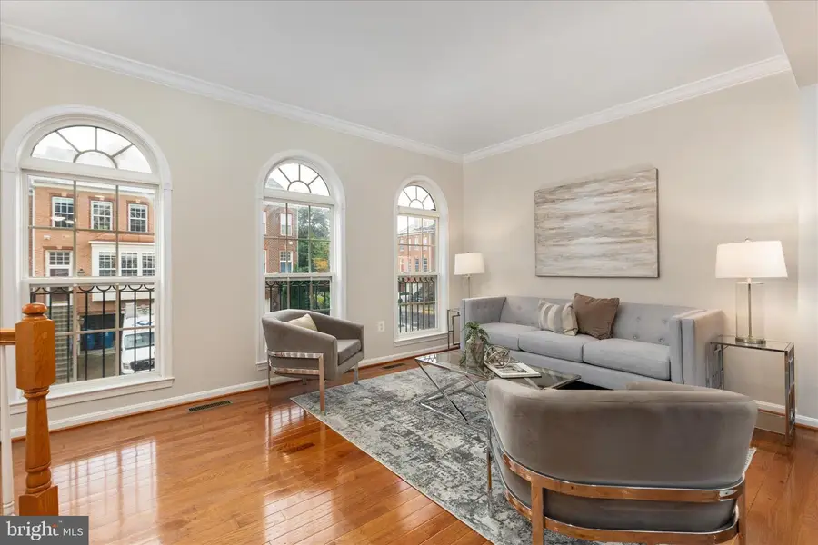 5669 Faircloth Ct, Centreville, VA 20120 - #2