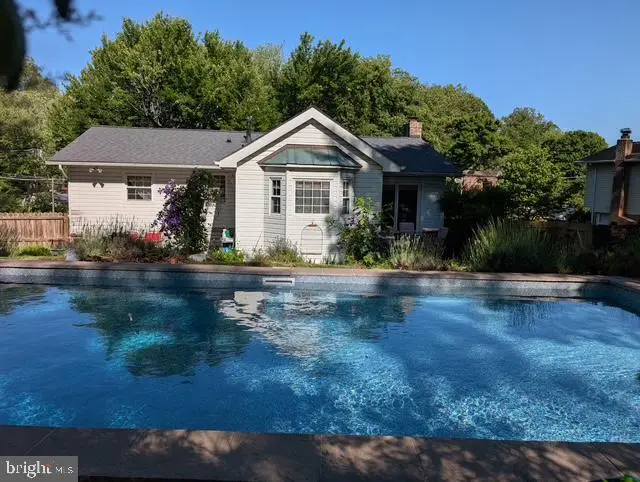 7941 Harwood Pl, Springfield, VA 22152 - #2