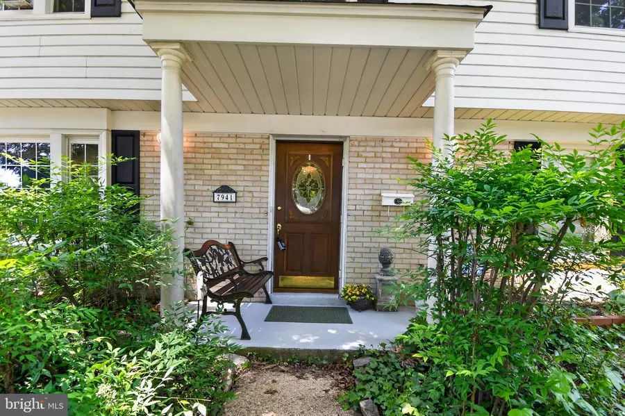 7941 Harwood Pl, Springfield, VA 22152 - #3