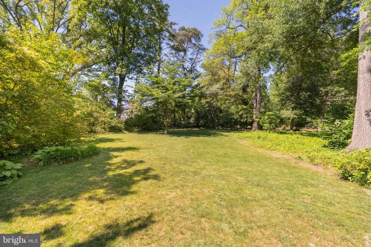 2101 Woodmont Rd, Alexandria, VA 22307 - #1