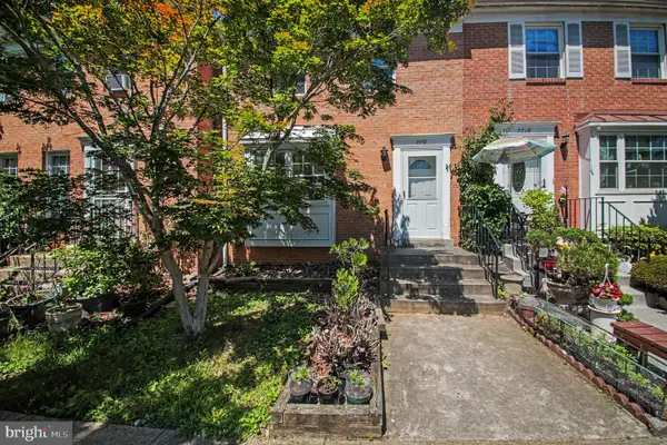 7718 Trevino Ln, FALLS CHURCH, VA 22043