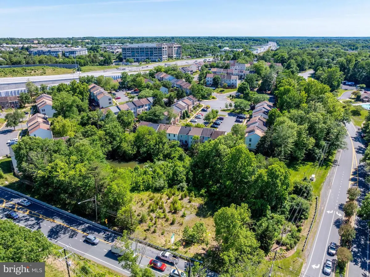 14201 Braddock Rd, Centreville, VA 20120 - #1