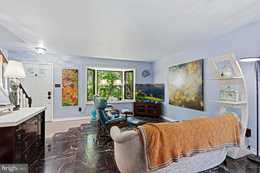 9913 Kingsbridge Dr, Fairfax, VA 22031 - #3