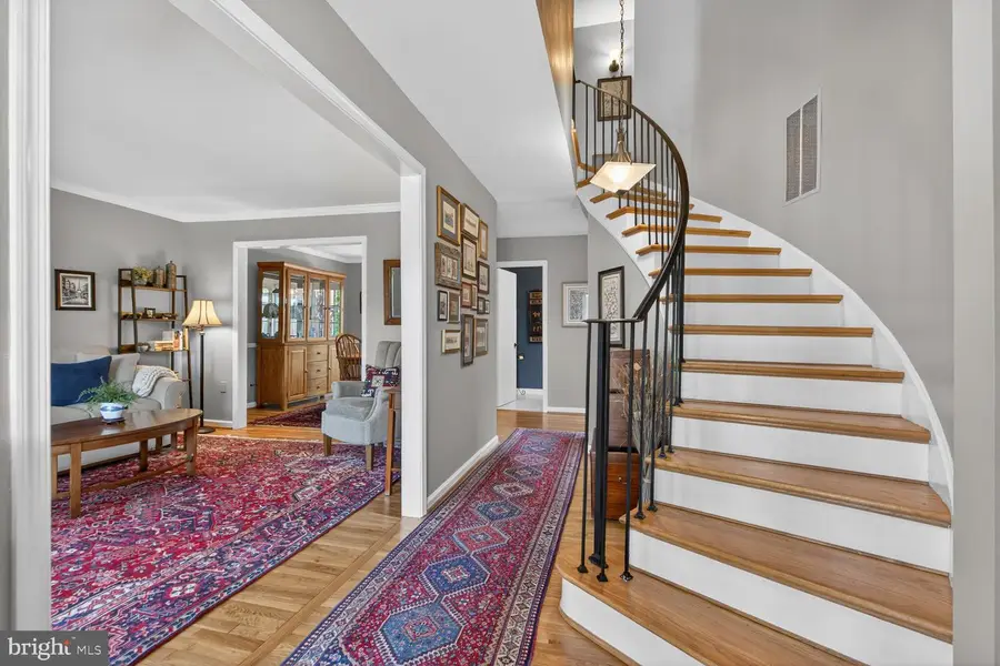 8336 Garfield Ct, Springfield, VA 22152 - #2