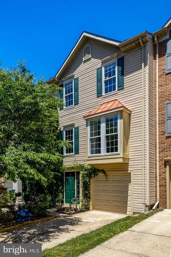 14256 Glade Spring Dr, CENTREVILLE, VA 20121