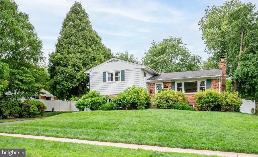 7011 Sea Cliff Rd, McLean, VA 22101 - #3