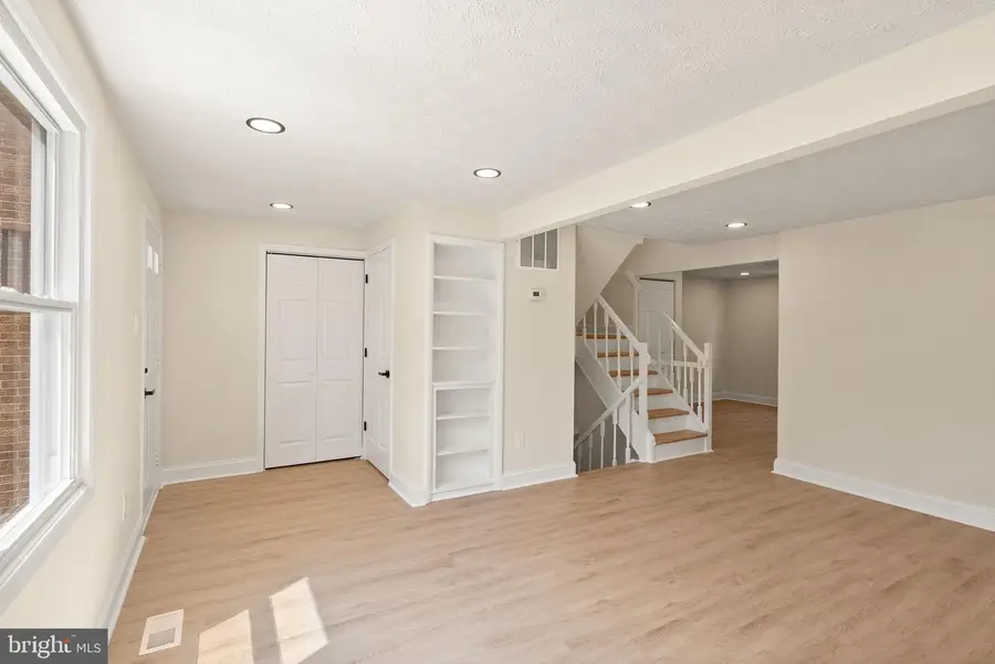 8085 Steeple Chase Ct, Springfield, VA 22153 - #3