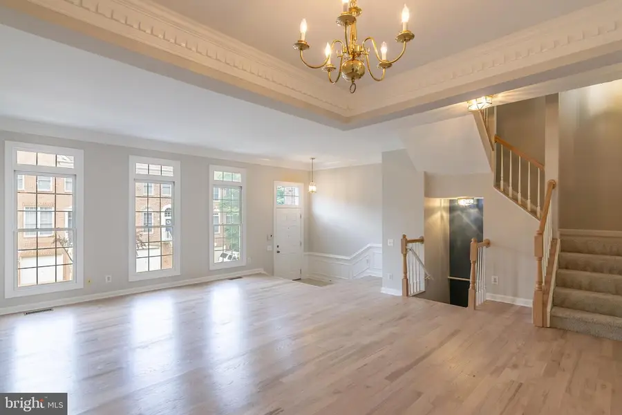 9551 Lagersfield Cir, Vienna, VA 22181 - #2
