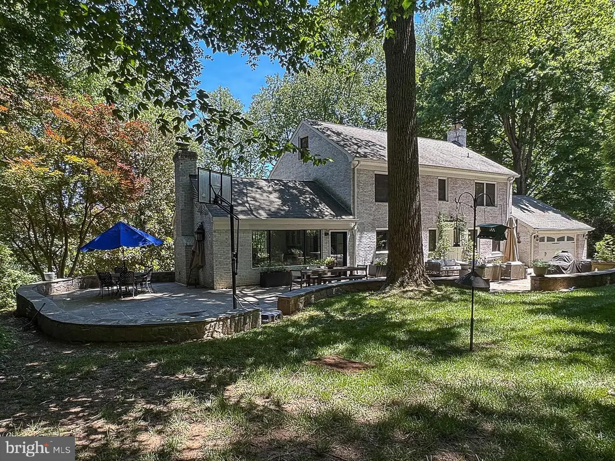 710 Live Oak Dr, McLean, VA 22101 - #1