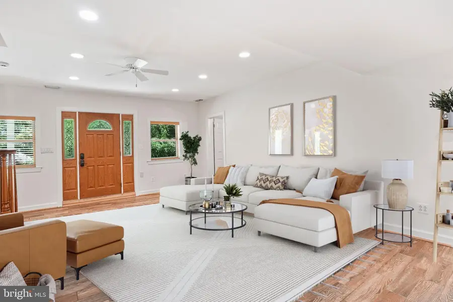 7712 Dolly Dr, Lorton, VA 22079 - #2