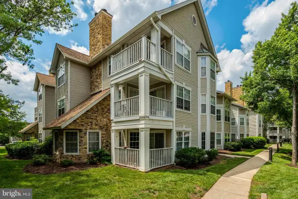 5632 Willoughby Newton Dr #13, CENTREVILLE, VA 20120