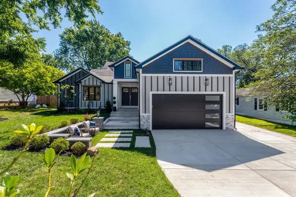 2933 Fairmont St, FALLS CHURCH, VA 22042