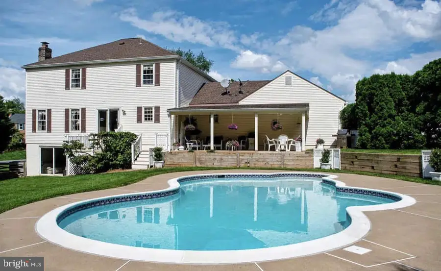 1416 Rosewood Hill Dr, Vienna, VA 22182 - #2