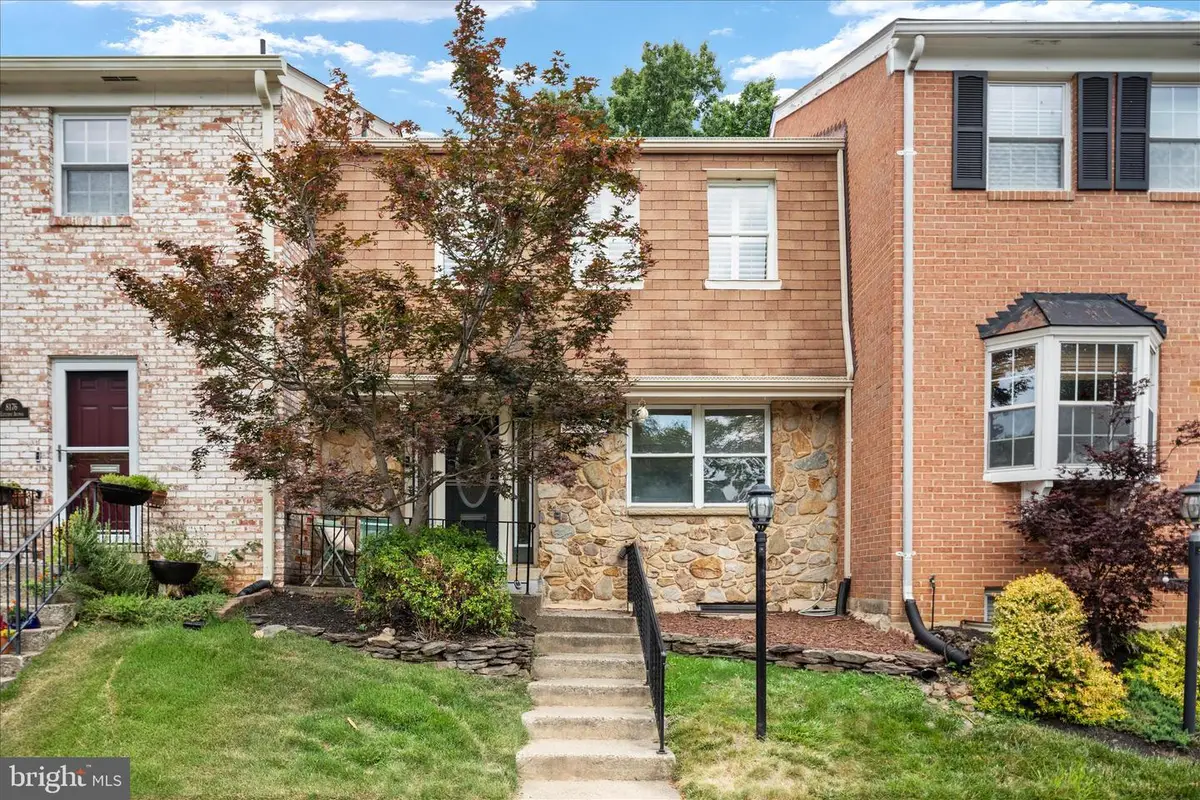 8174 Electric Ave, Vienna, VA 22182 - #1