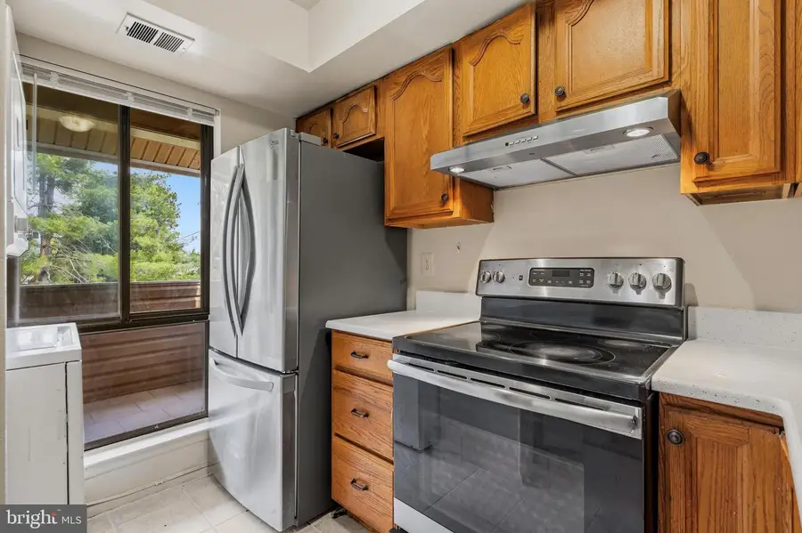 8604 Village Way #04/8604f, Alexandria, VA 22309 - #2
