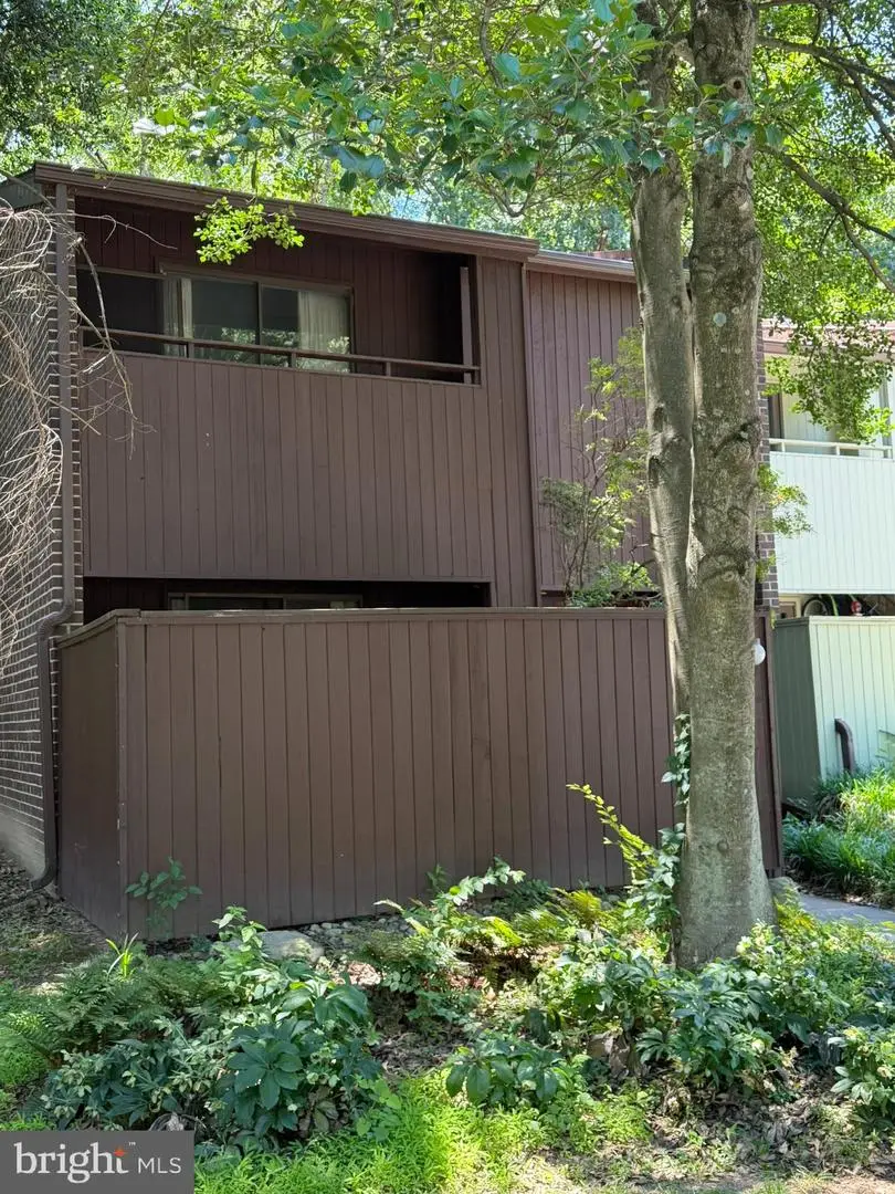 2043 Wethersfield Ct, Reston, VA 20191 - #2