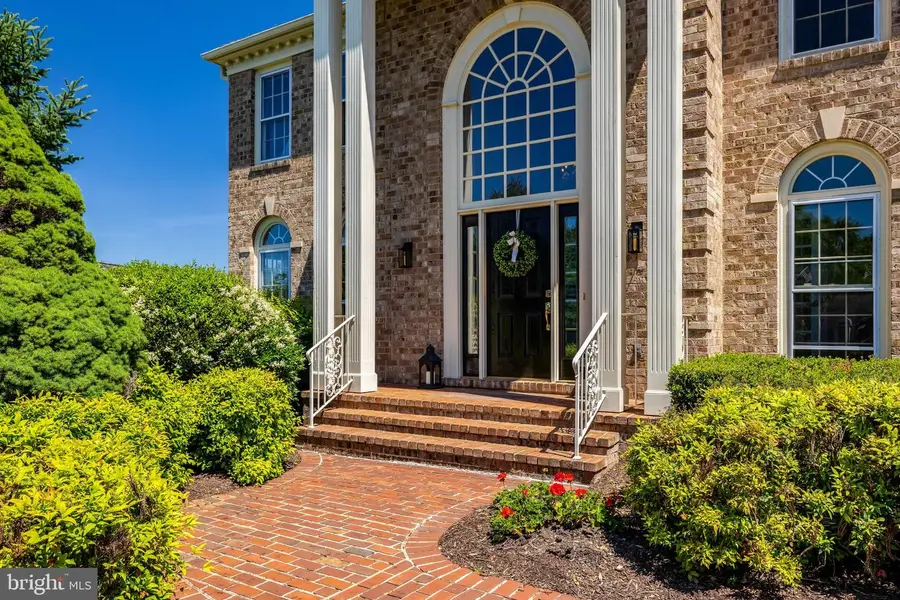 10114 Nedra Dr, Great Falls, VA 22066 - #2