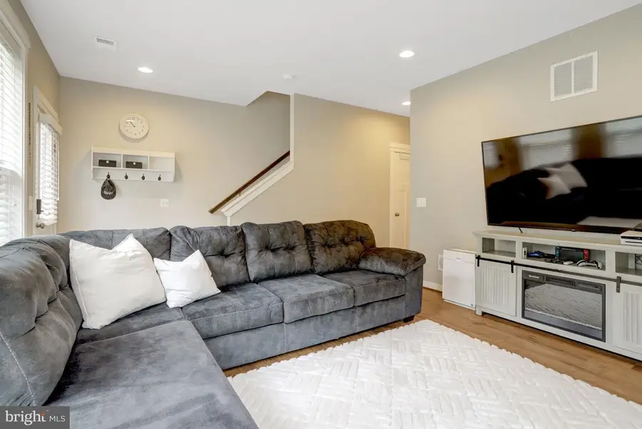 9180 Snowden Ashford Rd, Lorton, VA 22079 - #3