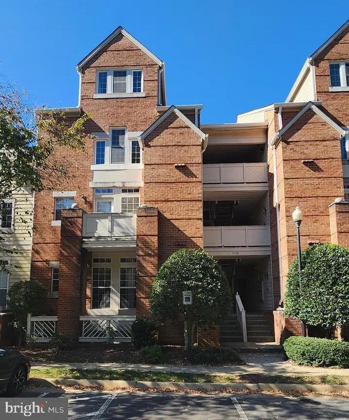 1324 Garden Wall Cir #305, Reston, VA 20194 - #1
