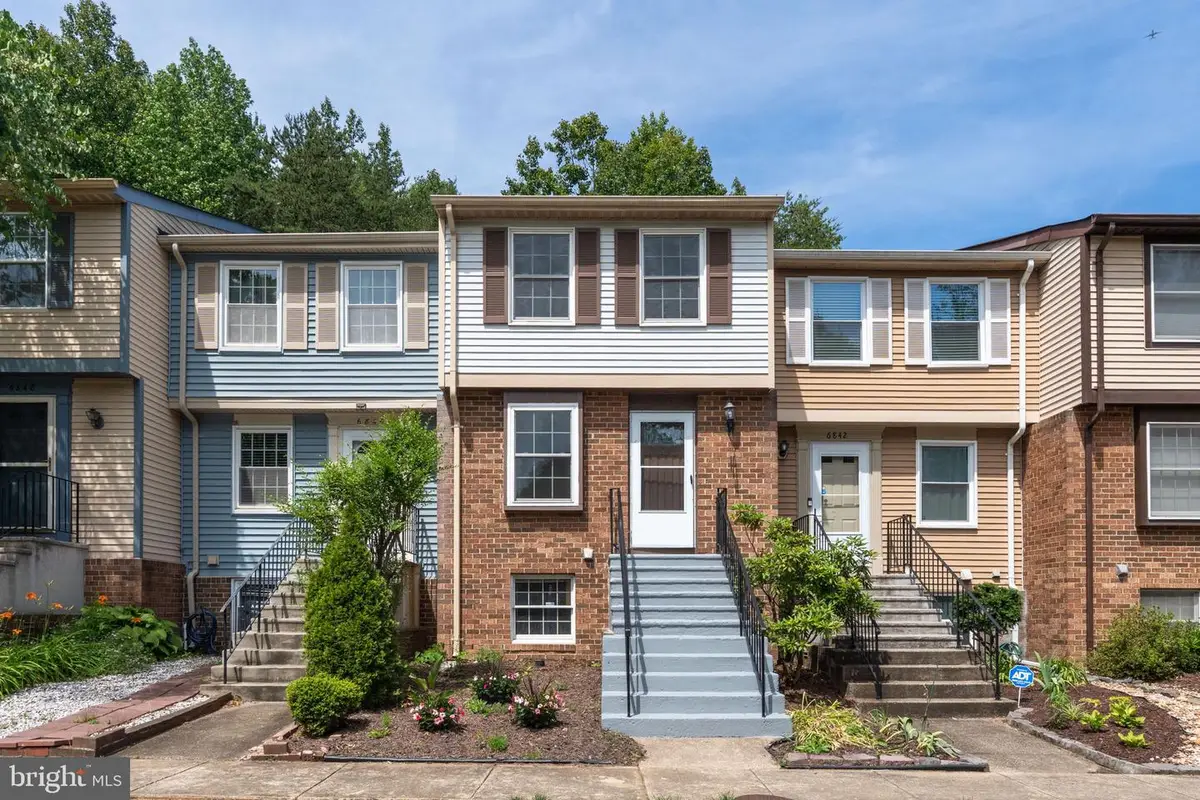 6844 Heatherway Ct, Alexandria, VA 22315 - #1