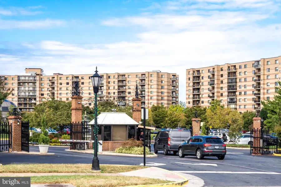 8370 Greensboro Dr #510, McLean, VA 22102 - #2