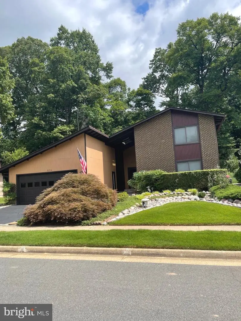 5216 Bradfield Dr, Burke, VA 22015 - #1