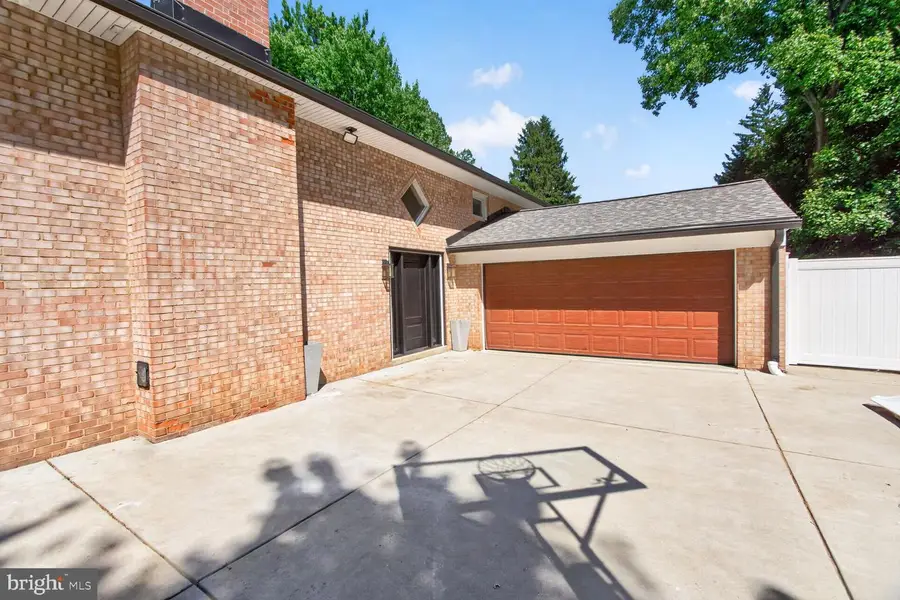 9009 Mears St, Fairfax, VA 22031 - #3
