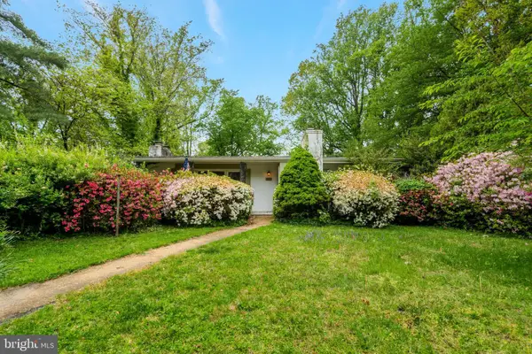 9932 Fairoaks Rd, VIENNA, VA 22181