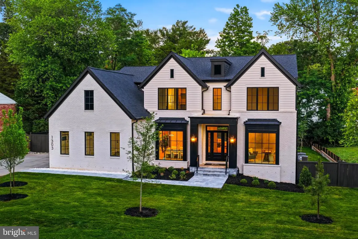 1303 Elsinore Ave, McLean, VA 22102 - #1