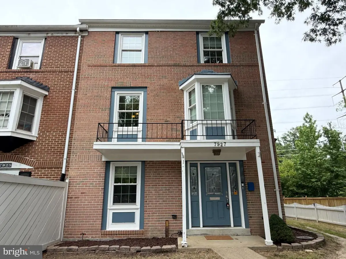 7927 Central Park Cir, Alexandria, VA 22309 - #1